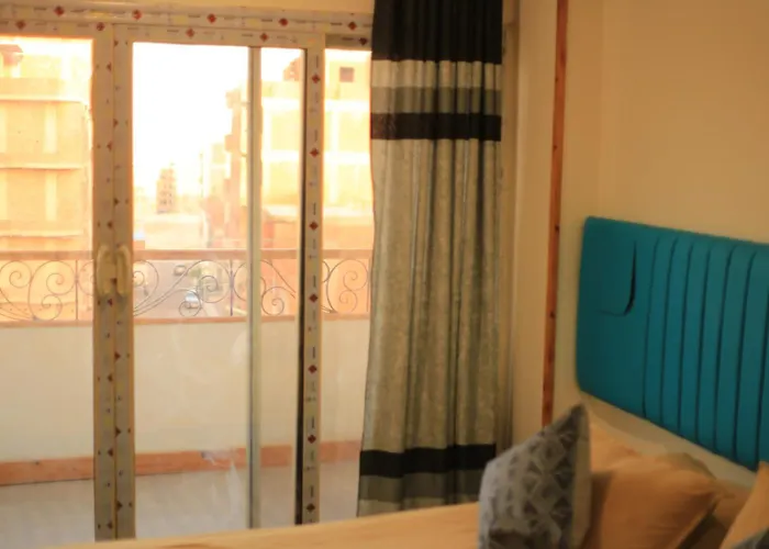 Heart Of Town Sea View Apartment *